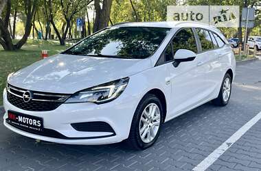 Універсал Opel Astra 2017 в Києві