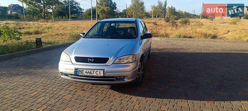 Седан Opel Astra 2005 в Николаеве