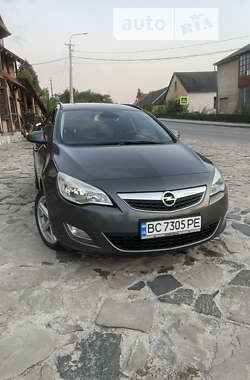 Универсал Opel Astra 2011 в Золочеве