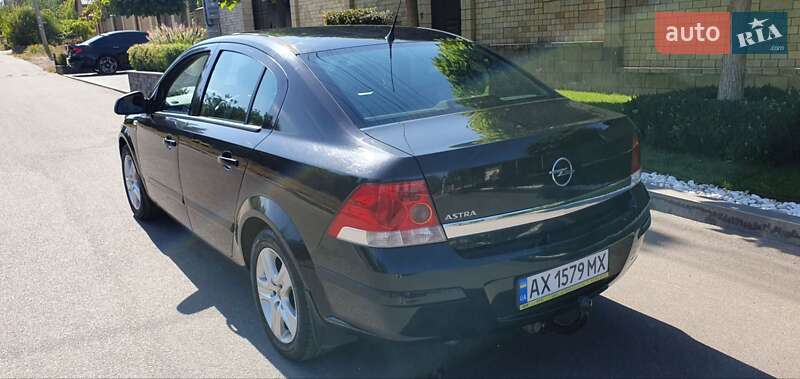 Седан Opel Astra 2010 в Харькове