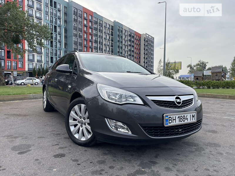 Opel Astra 2012