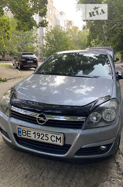 Хэтчбек Opel Astra 2005 в Южноукраинске