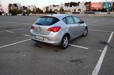 Хэтчбек Opel Astra 2014 в 