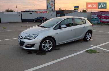 Хэтчбек Opel Astra 2014 в 