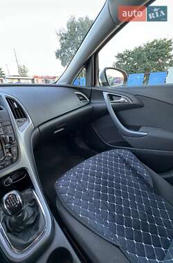 Хэтчбек Opel Astra 2014 в 