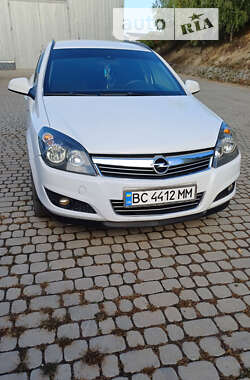 Универсал Opel Astra 2010 в Жовкве