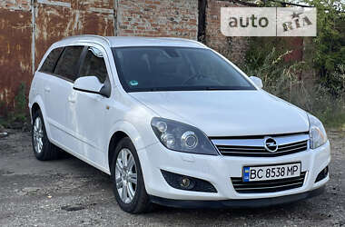 Універсал Opel Astra 2010 в Дрогобичі