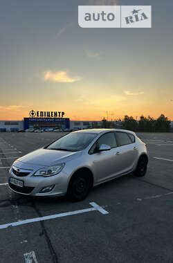 Хэтчбек Opel Astra 2011 в Запорожье