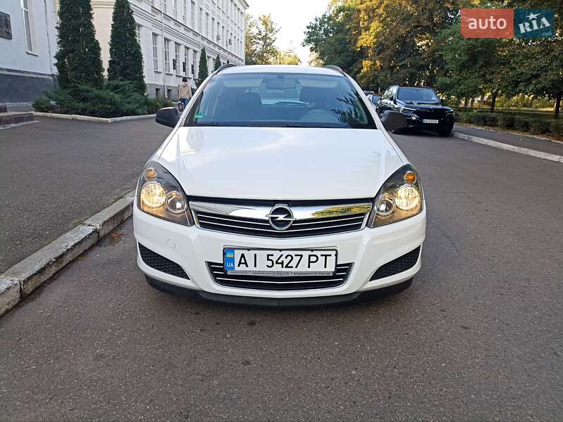 Универсал Opel Astra 2010 в Белой Церкви