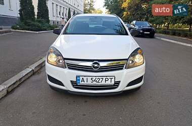 Универсал Opel Astra 2010 в 