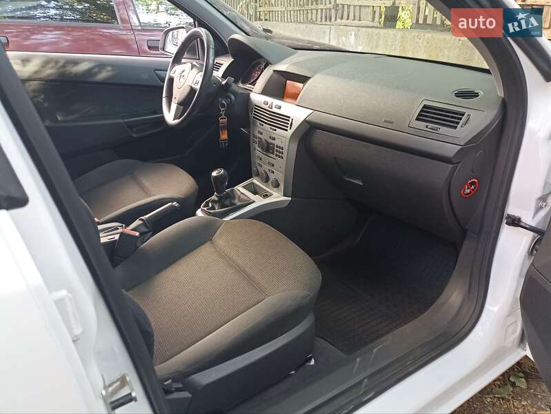 Универсал Opel Astra 2010 в Белой Церкви