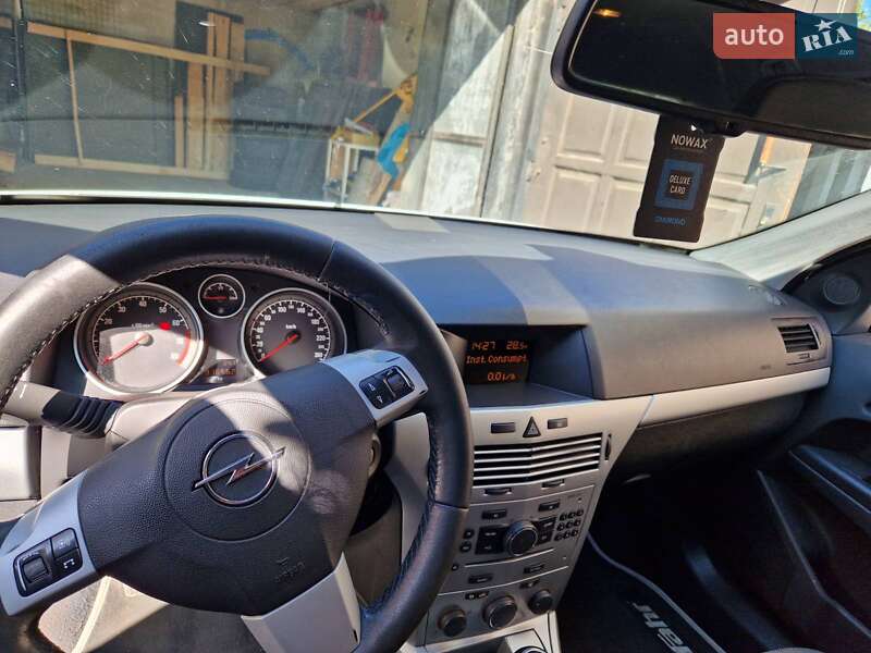 Хэтчбек Opel Astra 2009 в Черновцах