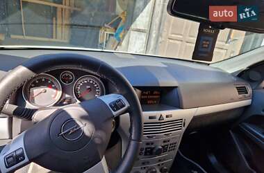 Хэтчбек Opel Astra 2009 в 