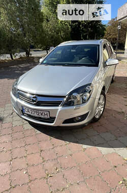 Універсал Opel Astra 2008 в Черкасах