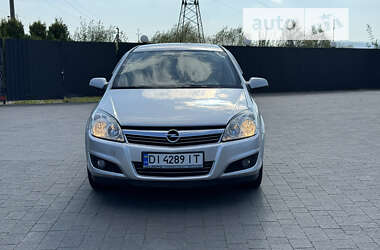 Хэтчбек Opel Astra 2008 в Долине