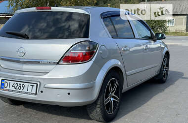 Хэтчбек Opel Astra 2008 в Долине