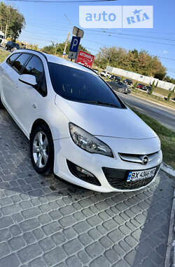 Універсал Opel Astra 2012 в Волочиську