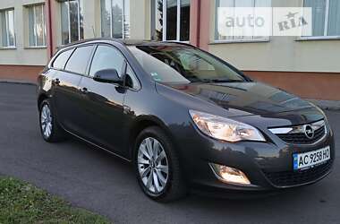 Универсал Opel Astra 2012 в Луцке