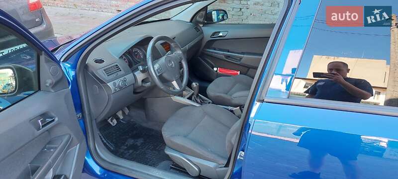 Универсал Opel Astra 2005 в Коломые
