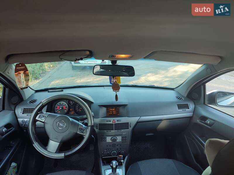 Хэтчбек Opel Astra 2006 в Кривом Роге