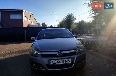 Хэтчбек Opel Astra 2006 в 