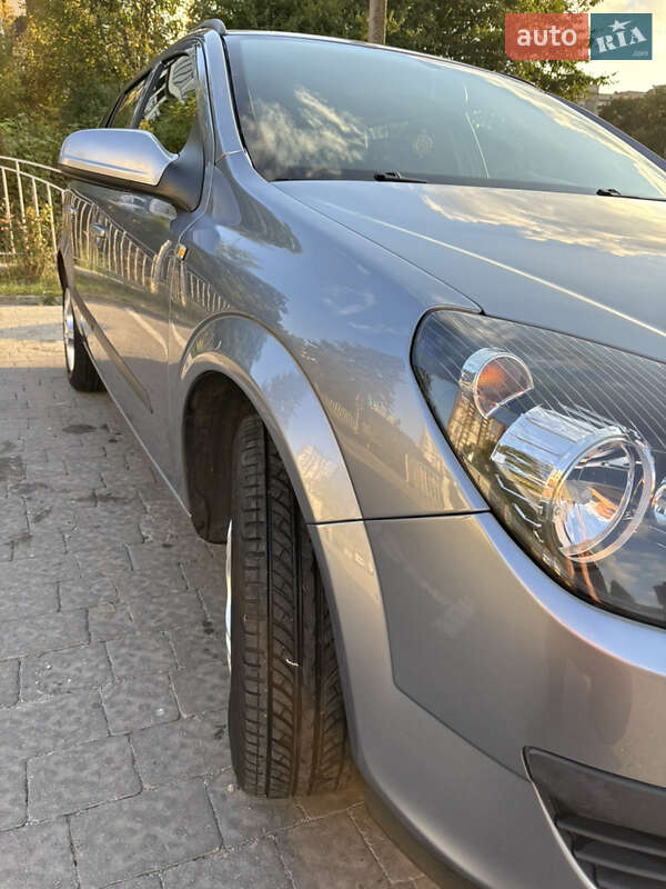 Универсал Opel Astra 2005 в Тернополе