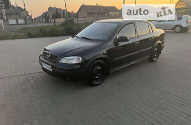 Седан Opel Astra 2006 в Мукачевому