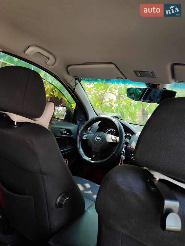 Универсал Opel Astra 2011 в Вапнярке
