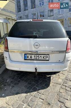 Універсал Opel Astra 2010 в Києві