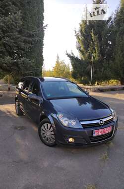 Універсал Opel Astra 2006 в Гельмязові