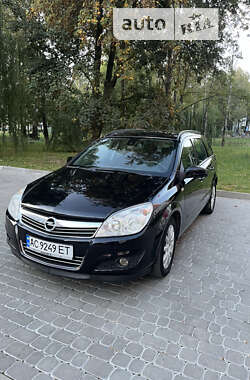 Універсал Opel Astra 2008 в Луцьку