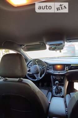 Универсал Opel Astra 2017 в 