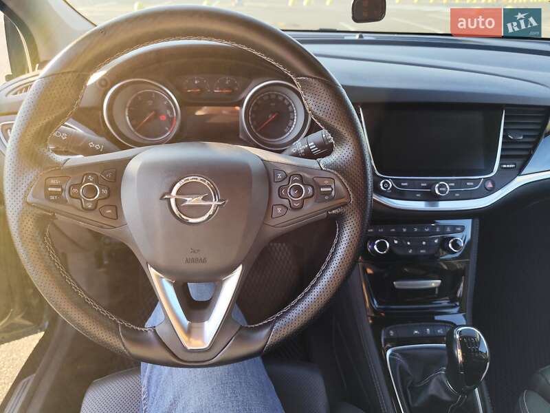 Универсал Opel Astra 2017 в Киеве