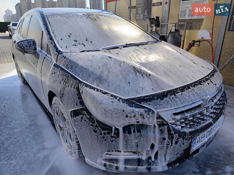 Универсал Opel Astra 2017 в Киеве