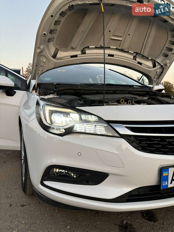 Універсал Opel Astra 2019 в Дніпрі