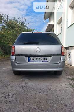 Универсал Opel Astra 2010 в Хмельницком