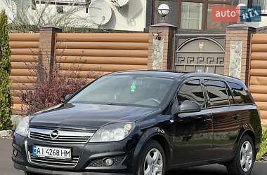 Универсал Opel Astra 2013 в 