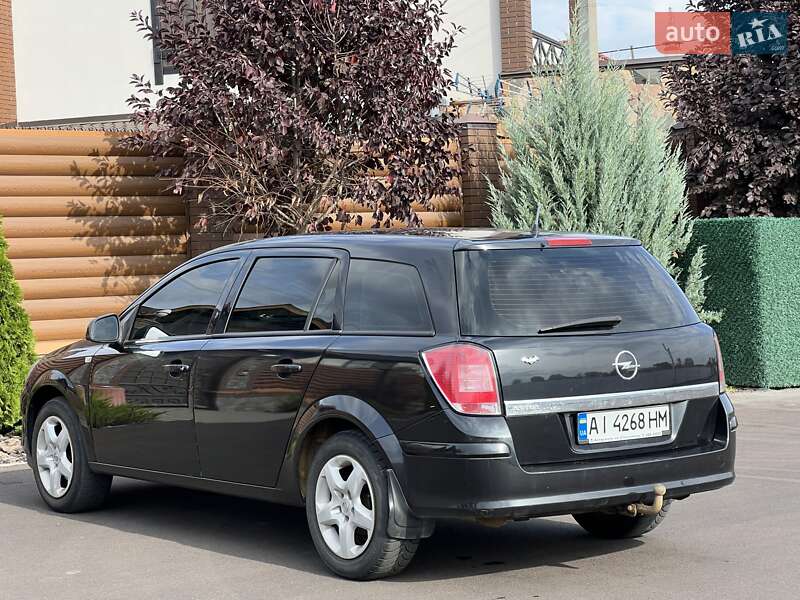 Универсал Opel Astra 2013 в Киеве