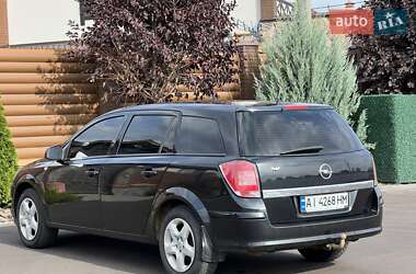 Универсал Opel Astra 2013 в 