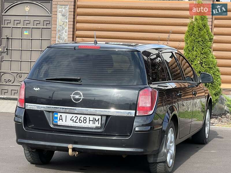 Универсал Opel Astra 2013 в Киеве