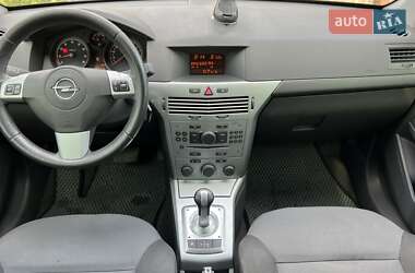 Универсал Opel Astra 2013 в 