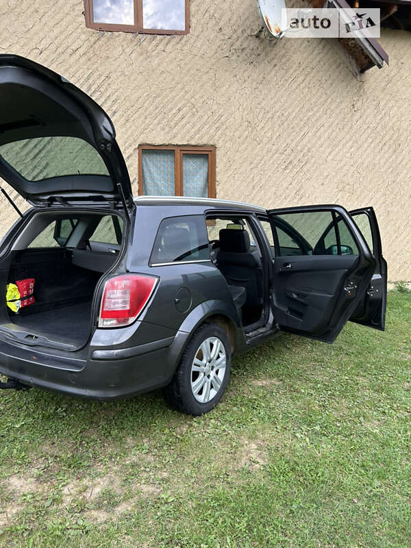 Универсал Opel Astra 2009 в Косове