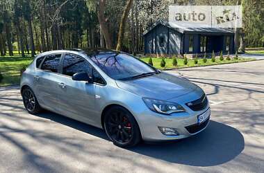 Хэтчбек Opel Astra 2012 в Ровно