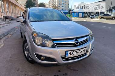 Хэтчбек Opel Astra 2013 в Каменец-Подольском