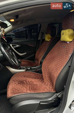 Универсал Opel Astra 2011 в 