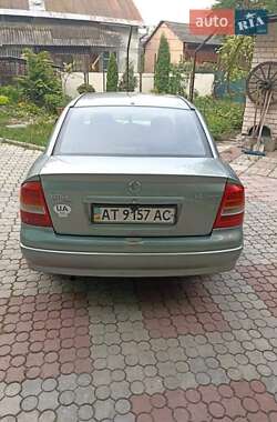 Седан Opel Astra 2006 в Івано-Франківську