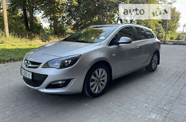 Універсал Opel Astra 2014 в Львові