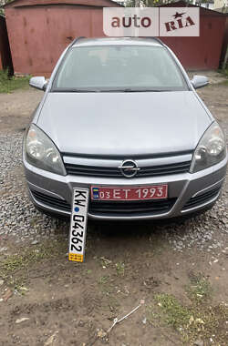 Універсал Opel Astra 2005 в Рівному