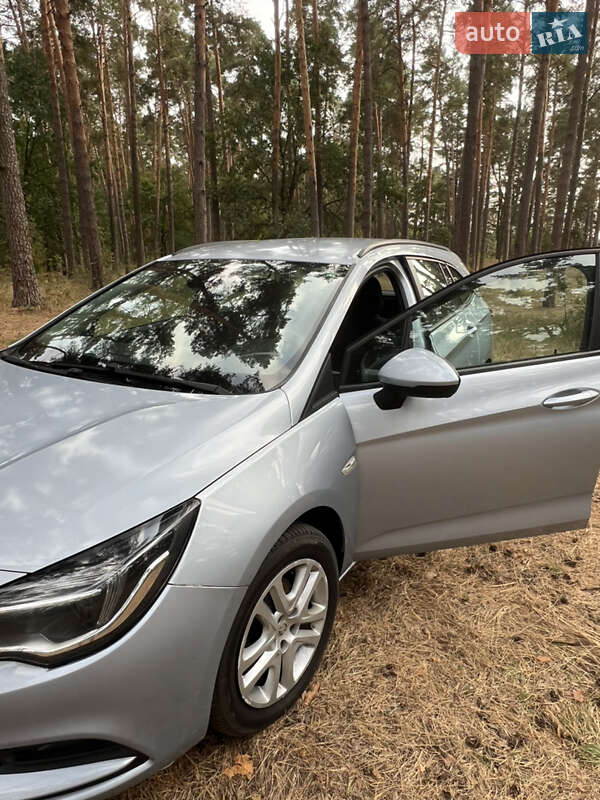 Універсал Opel Astra 2016 в Чернігові