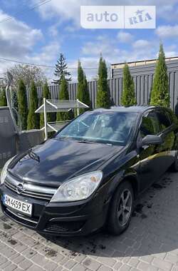 Хэтчбек Opel Astra 2007 в Коростене